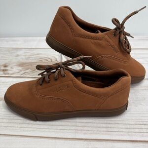 Easy Spirit Brown Brushed Leather Lace Up Sneakers Women’s Size 6.5B